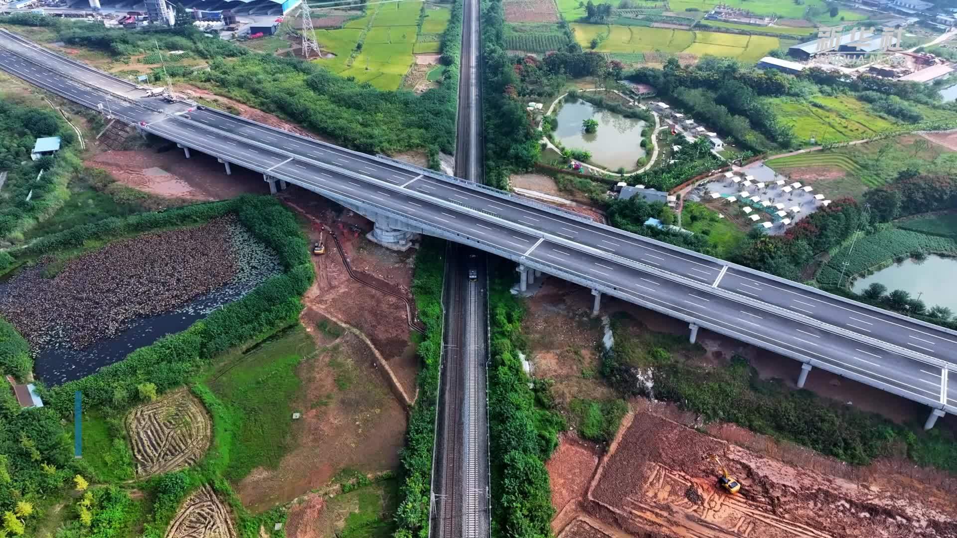 四川成德大道德罗公路完工通车