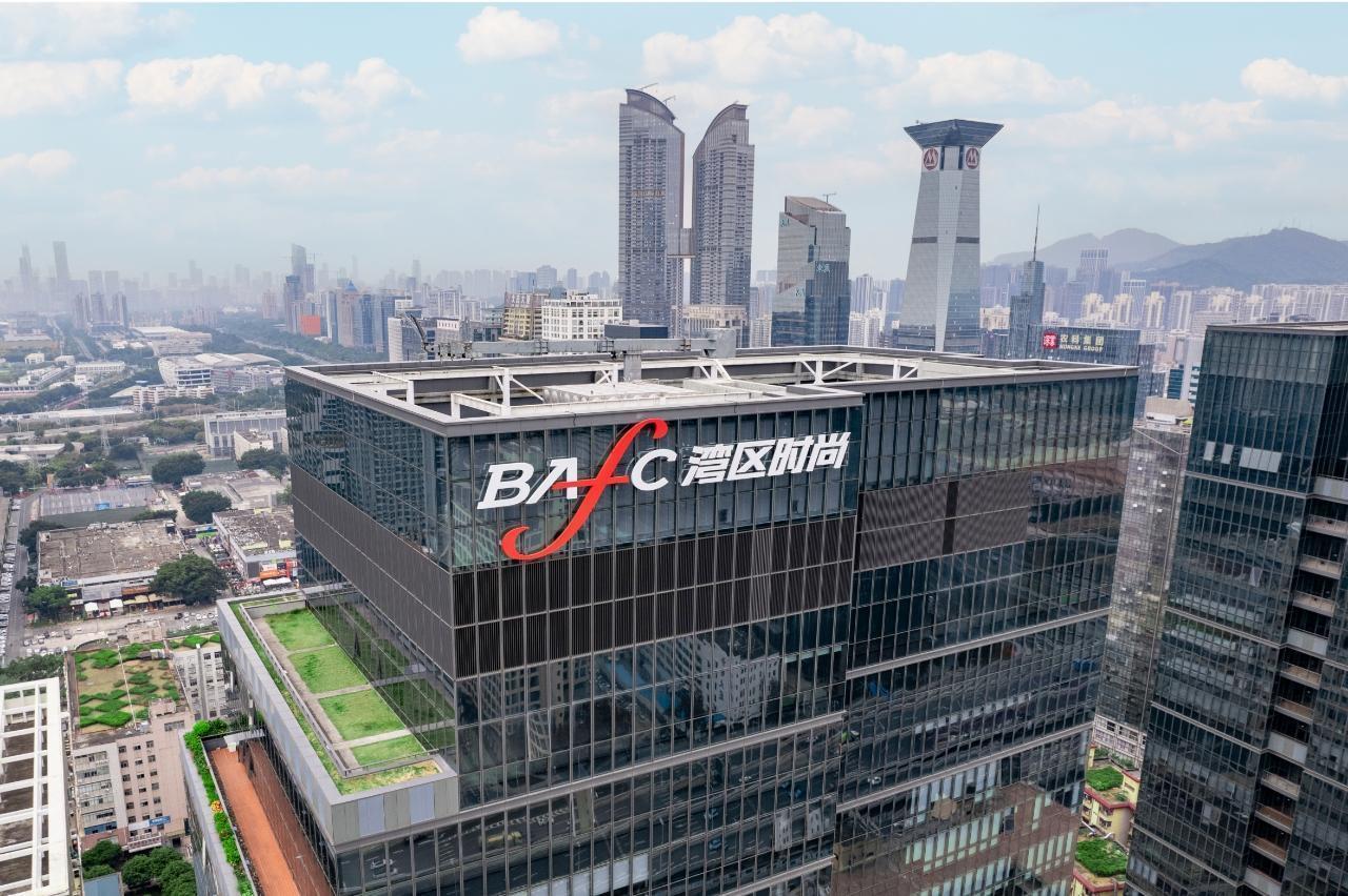 木兰、粤绣与高定，三大深圳品牌在法国巴黎用设计表达中国意境