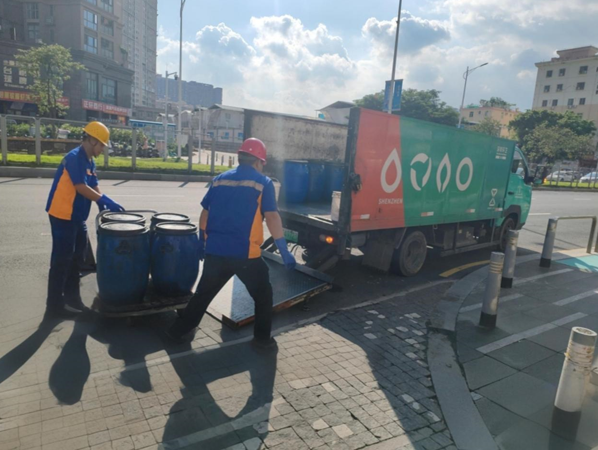 雷霆出击！西乡街道流塘社区联合执法查处非法地沟油