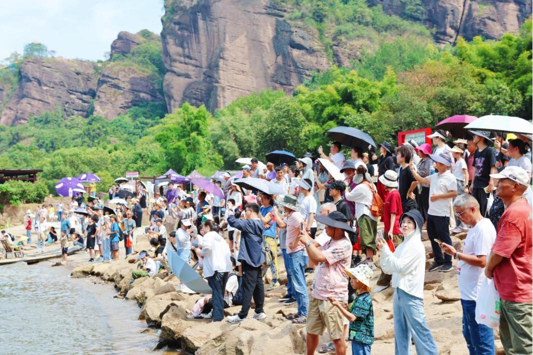 國慶首日鷹潭文旅熱潮席卷 多元活動引爆全域旅游市場