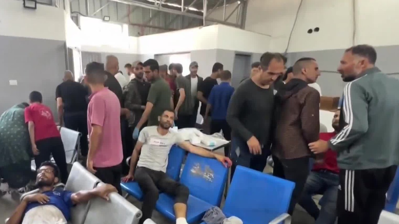 加沙人道危机严峻，医院停摆、物资告急，每6名死者中有5名是无辜平民