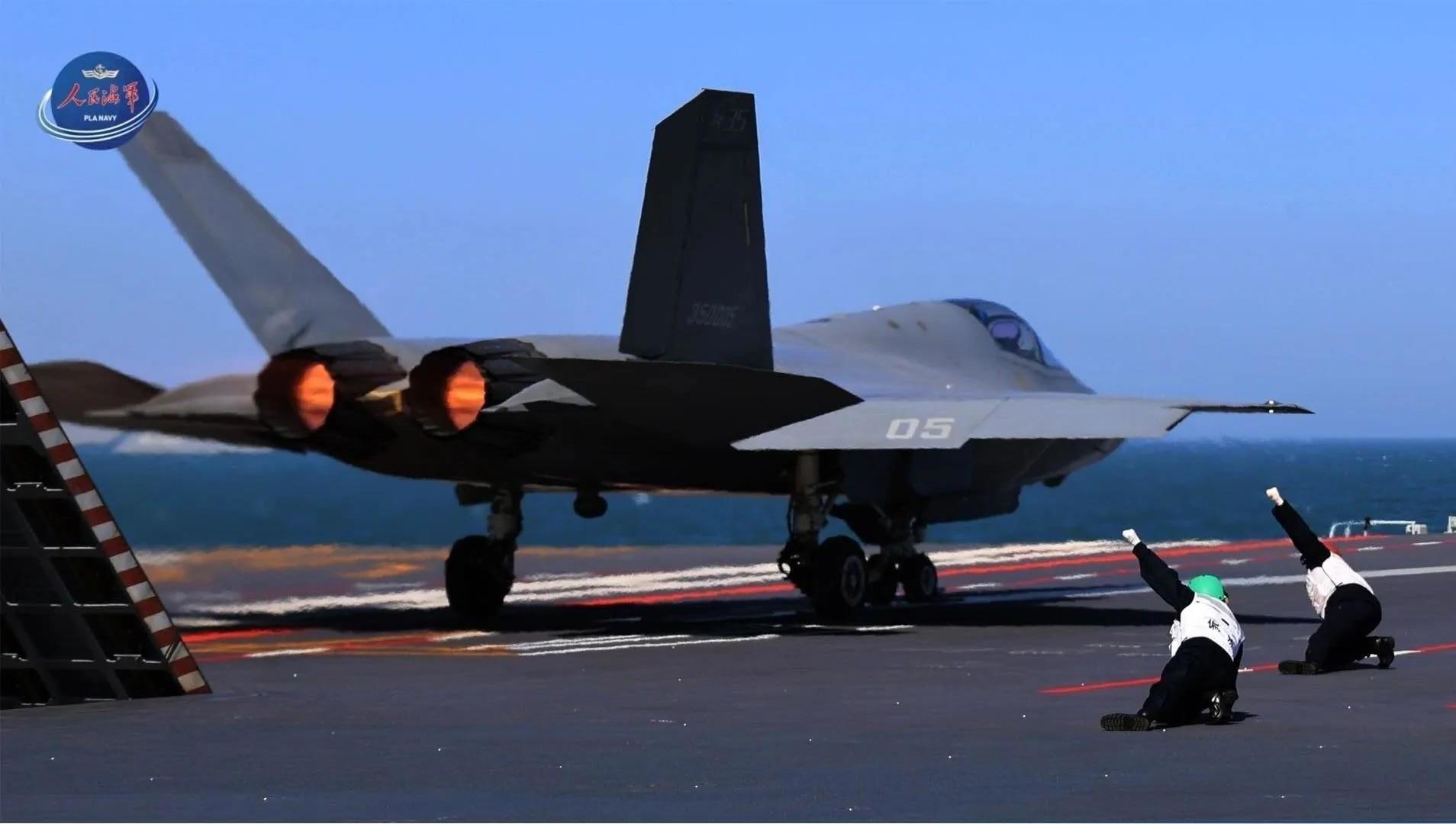 首次亮相閱兵半個月后,空警-600福建艦彈射畫面公布