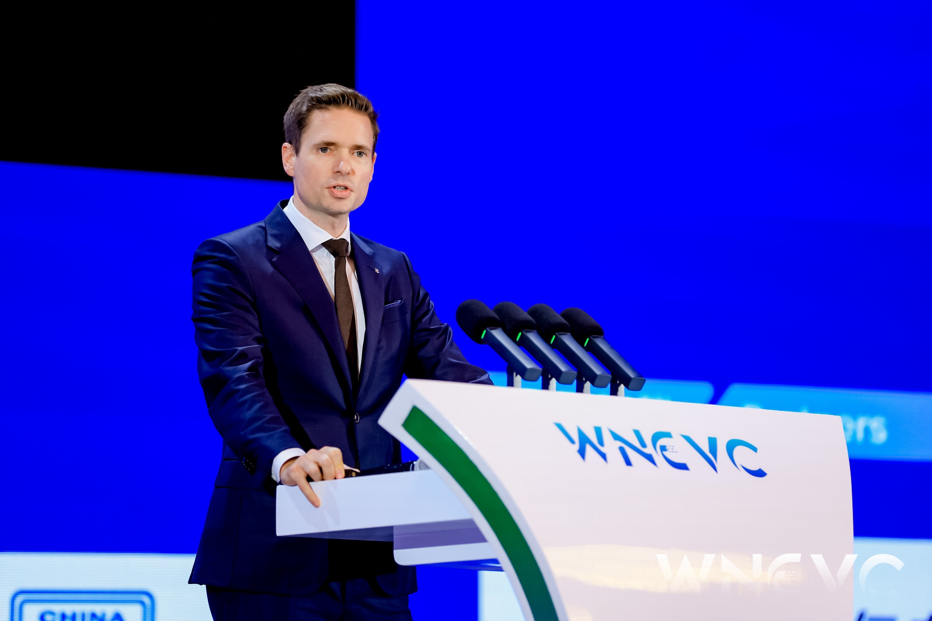 奔驰佟欧福：“一个好汉三个帮”，携手中国合作伙伴全面提速