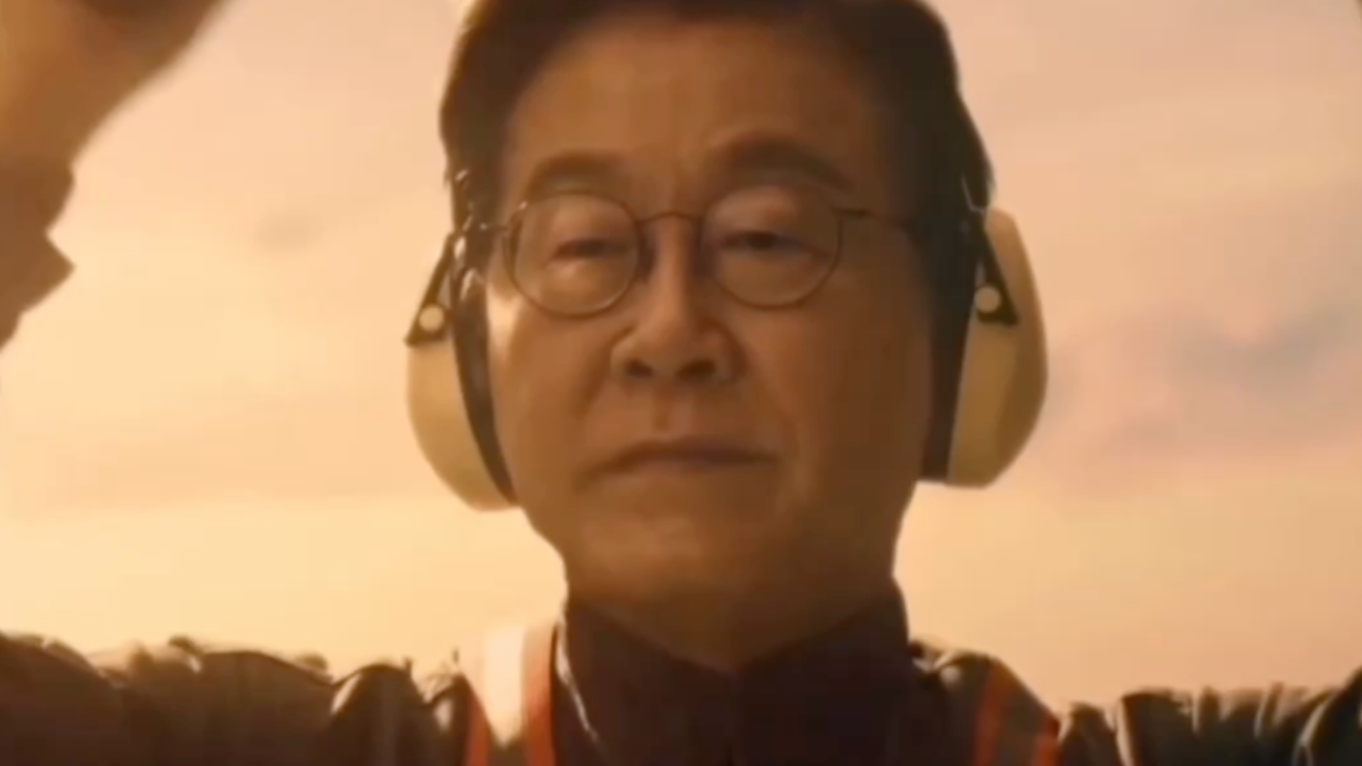韩总统李在明在APEC宣传片中扮演机场地勤，韩外交部：象征韩国重返国际舞台