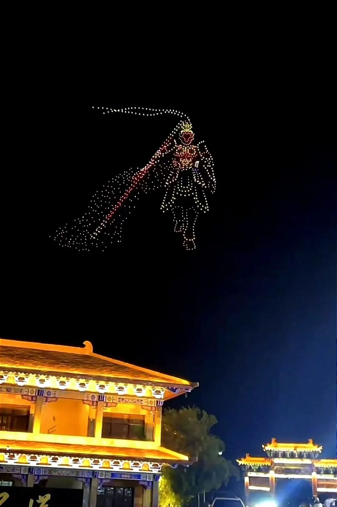 星空作幕，光影同辉