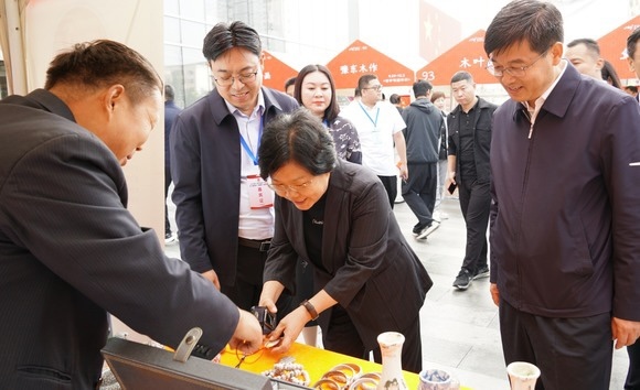 商丘市舉行2025河南“老字號嘉年華”商丘站暨“惠聚金秋&middot;樂購商都”促消費活動