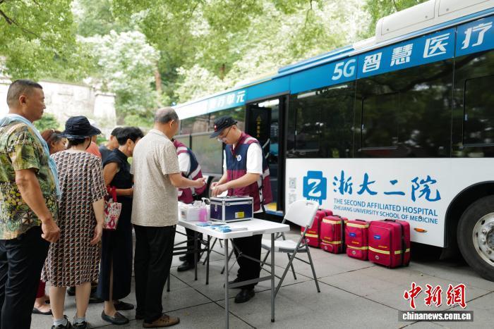 探访景区里的“移动医疗驿站”：未来式医疗近在咫尺