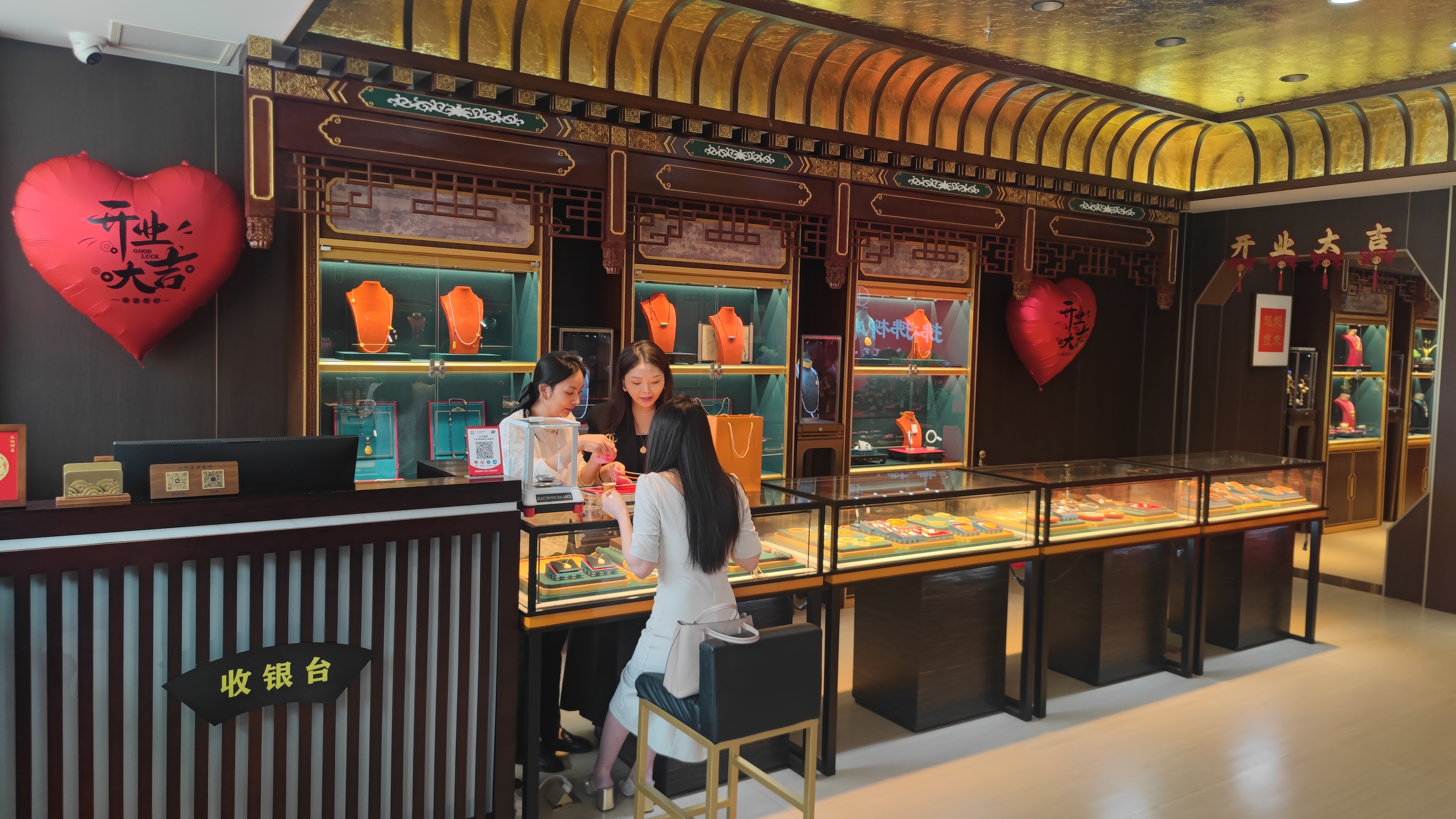 拂柳岸金铺国庆盛大启幕———古法金工艺引领国潮黄金新风尚