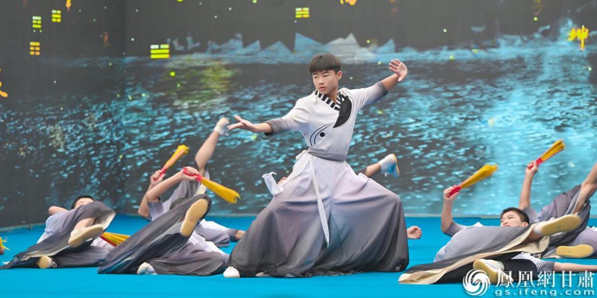 《四季崆峒》表演融入崆峒武术与其他传统武术精华