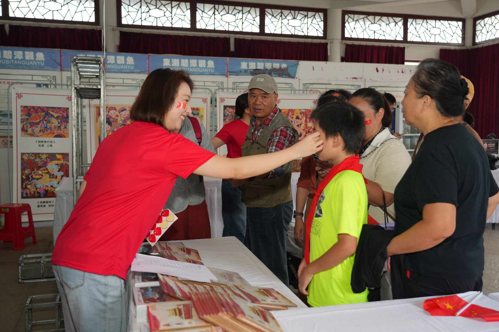 升旗游园歌盛世！这个国庆 东湖听涛这样为祖国庆生……