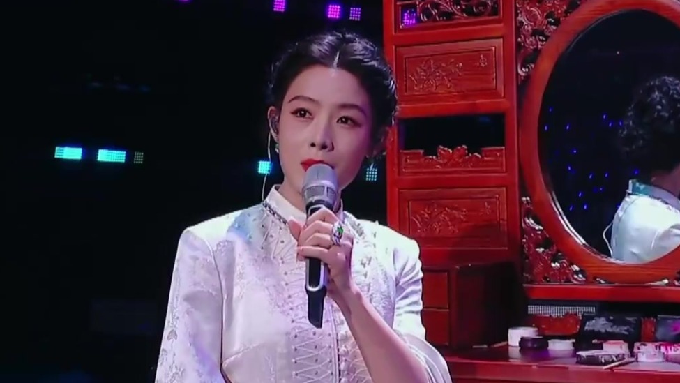 2025大湾区电影音乐晚会，陈丽君演绎《戏》