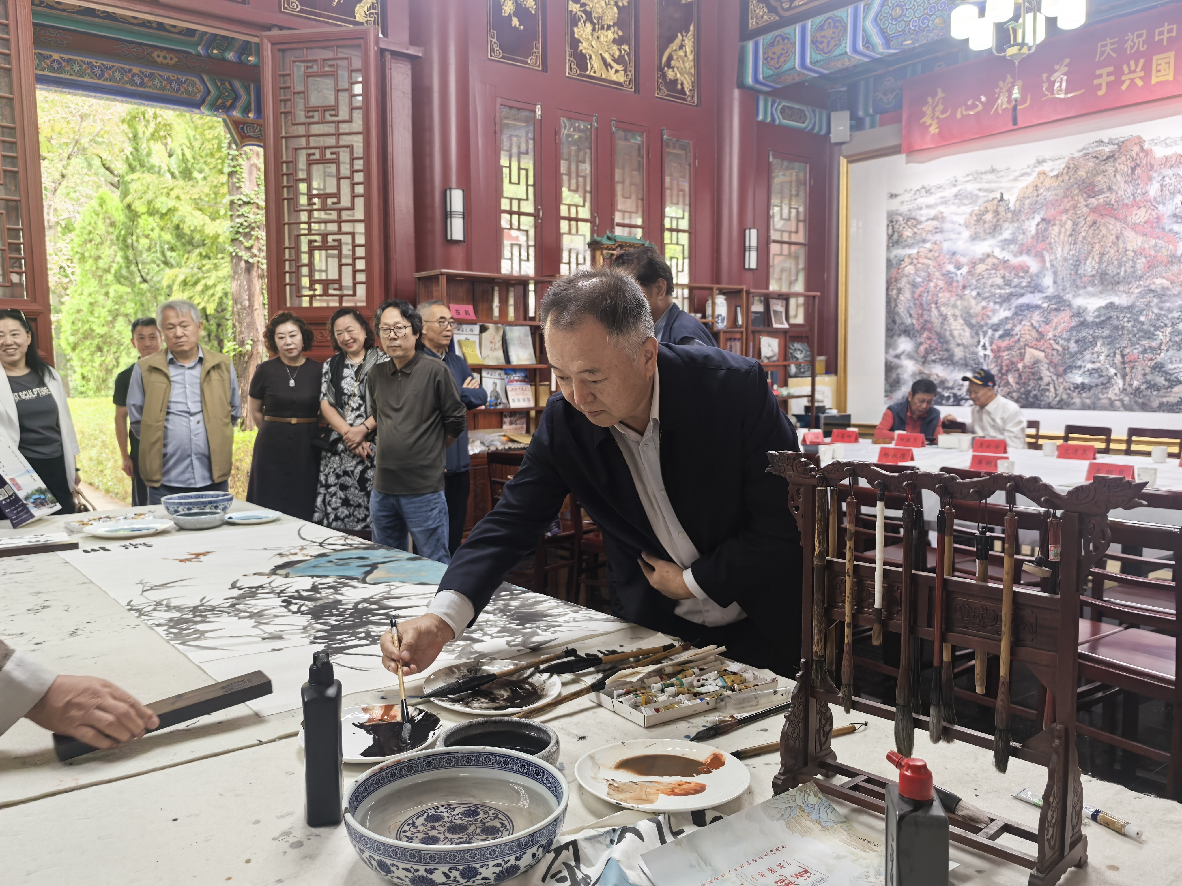 ���Ĺ۵�������˫�ڡ������˹����콡����������������黭��չ��Ļ