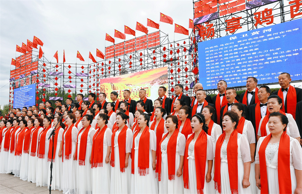 鸡西市举行“山河同庆· 盛世长歌”  爱国主义教育升旗仪式