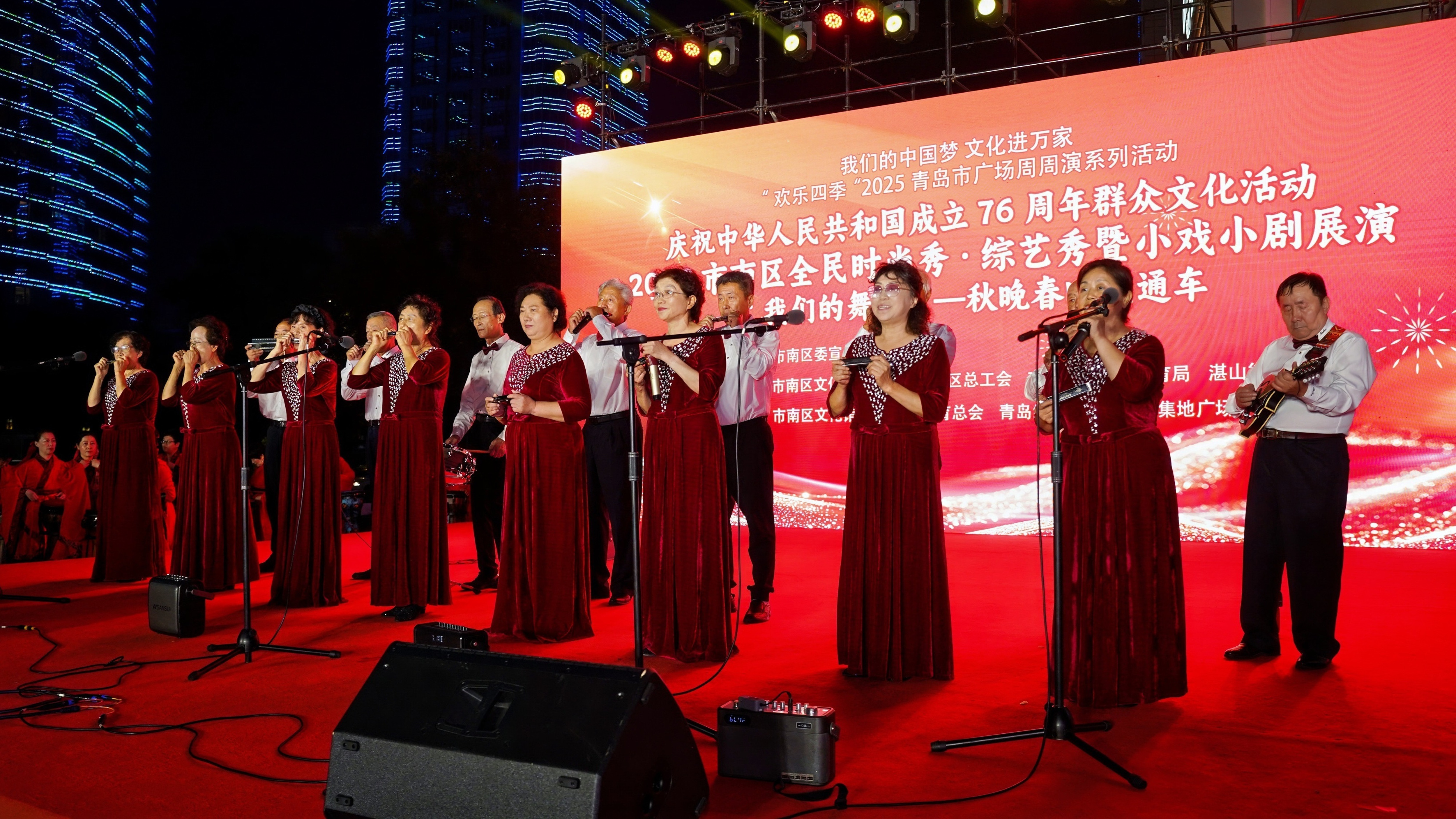 “民星”秀主角，时尚“最潮音”！市南区“全民时尚秀”国庆专场展演燃动GT集地广场