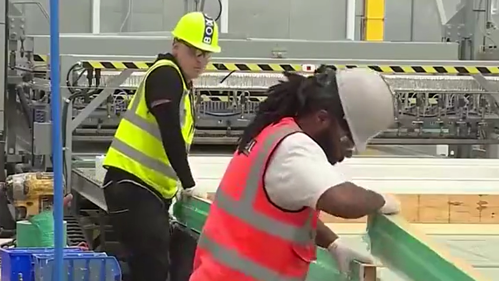 美联储副主席：就业和通胀均面临风险