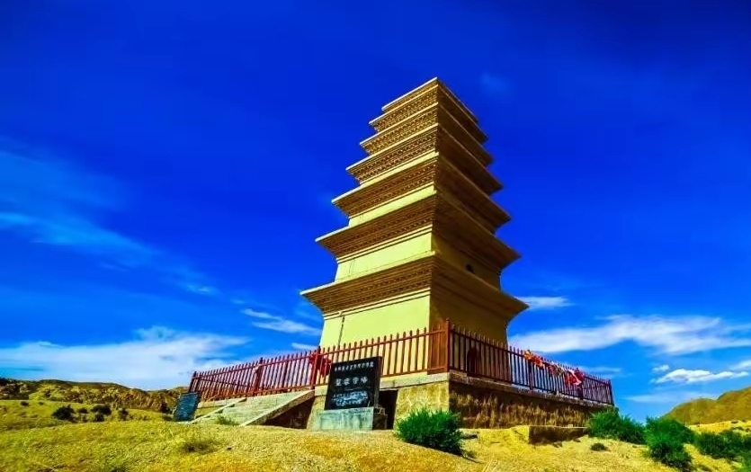 圣容寺塔形制酷似西安小雁塔