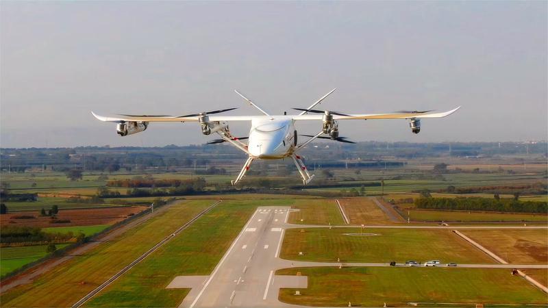 混动倾转旋翼飞行器DF600“惊鸿”试飞中