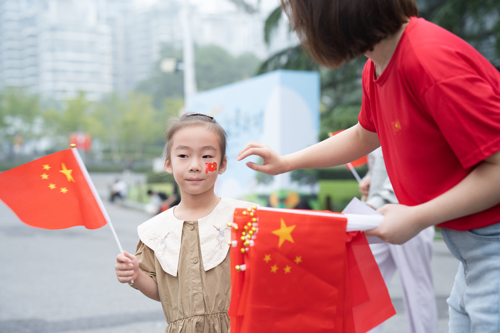 升旗游园歌盛世！这个国庆 东湖听涛这样为祖国庆生……