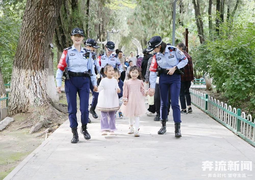 男孩旅游突发过敏他们紧急护送 这波操作“岗岗”的