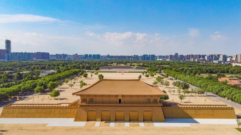 大明宫国家遗址公园丹凤门气势磅礴，再现出唐代皇宫正门的宏伟端庄。记者 郝钟毓