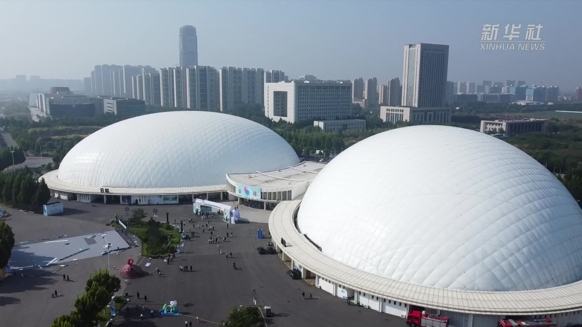 山东淄博：赴陶琉盛会 品千年瓷韵