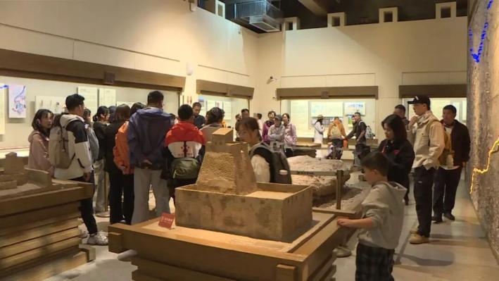 游客甘肃第一站首选博物馆：就想看看“显眼包”正脸