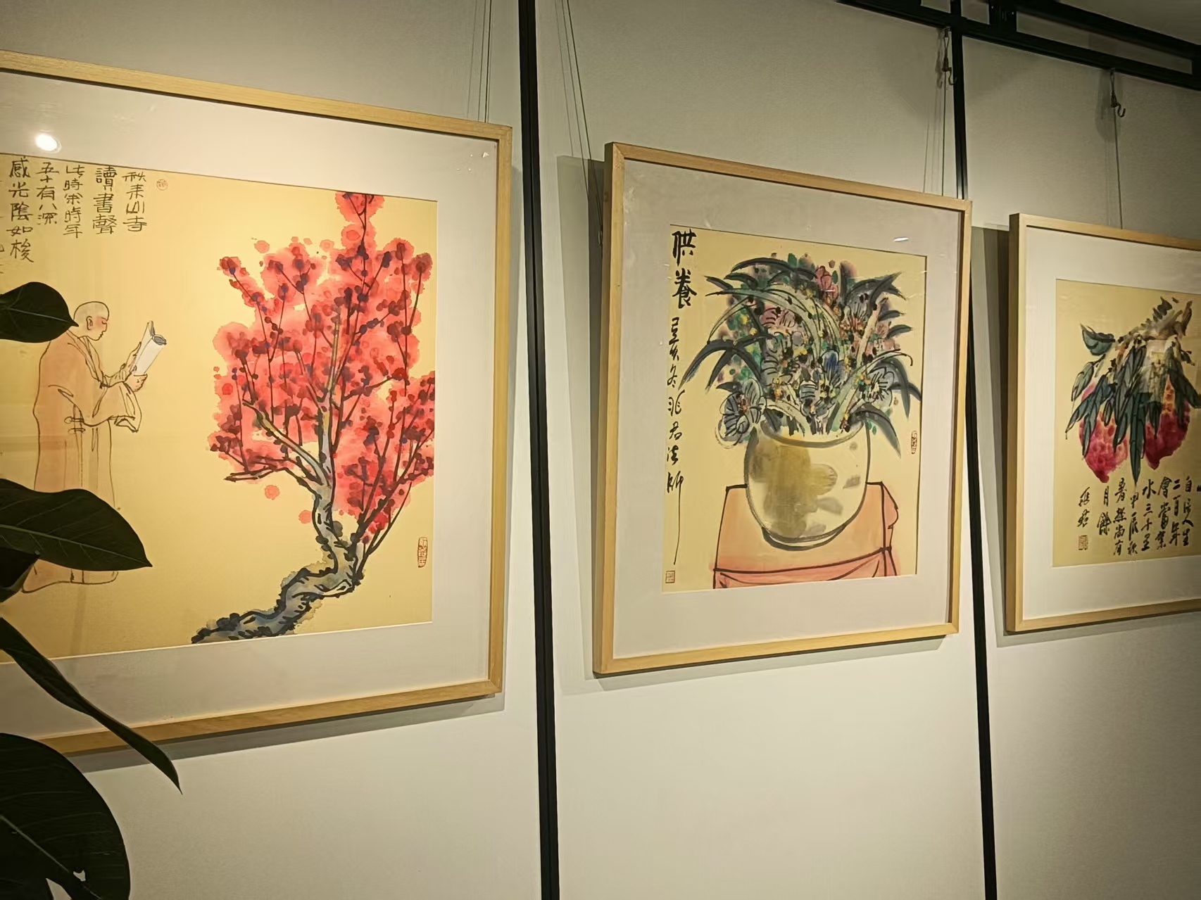 不負(fù)青山一一藝術(shù)家兆君書畫展在寧波展出