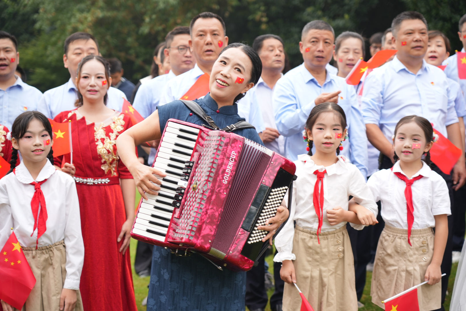 升旗游园歌盛世！这个国庆 东湖听涛这样为祖国庆生……