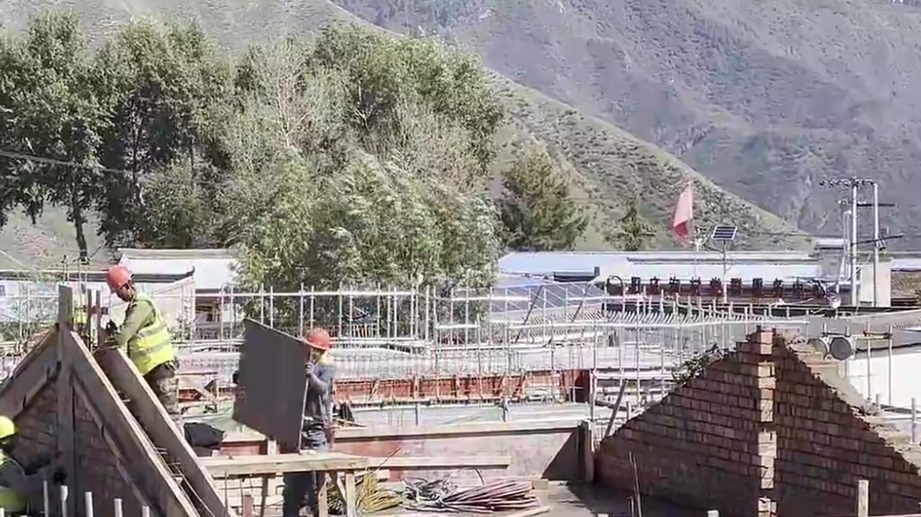 甘肃榆中6个灾后重建集中安置点项目主体封顶