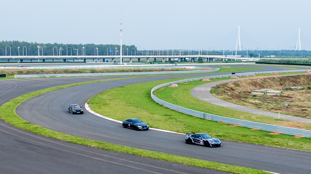 国家级汽车赛事时隔六年回归武汉 上万名市民家门口体验速度与激情