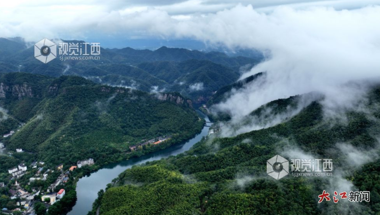 江西上犹：云雾缭绕青山如画 视觉江西李建平摄