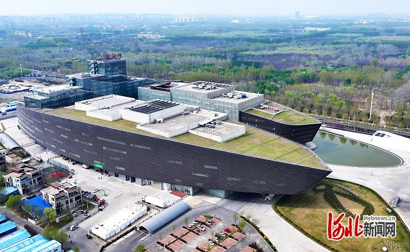 4月7日，无人机拍摄的廊坊市京津冀大数据创新应用中心。河北日报记者 赵永辉摄