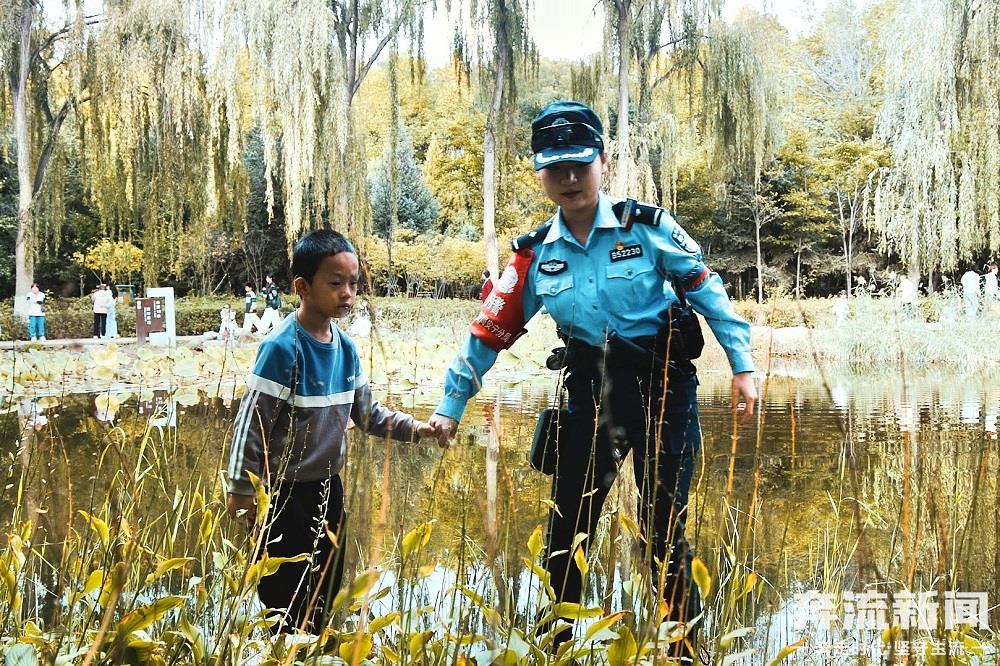 男孩旅游突发过敏他们紧急护送 这波操作“岗岗”的