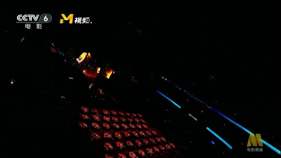 2025大湾区电影音乐晚会，王力宏单依纯演绎《落叶归根》