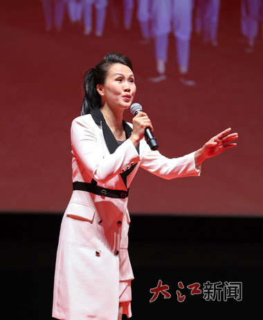 宣讲者深情讲述。