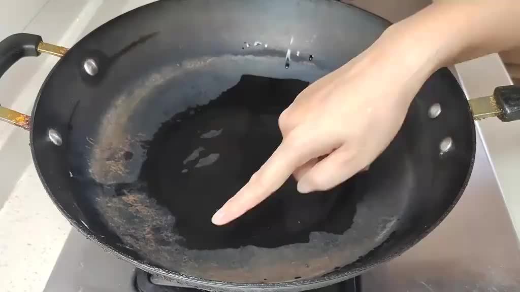 铁锅洗完就生锈？教你一招，用一辈子都不会生锈，越用越好用