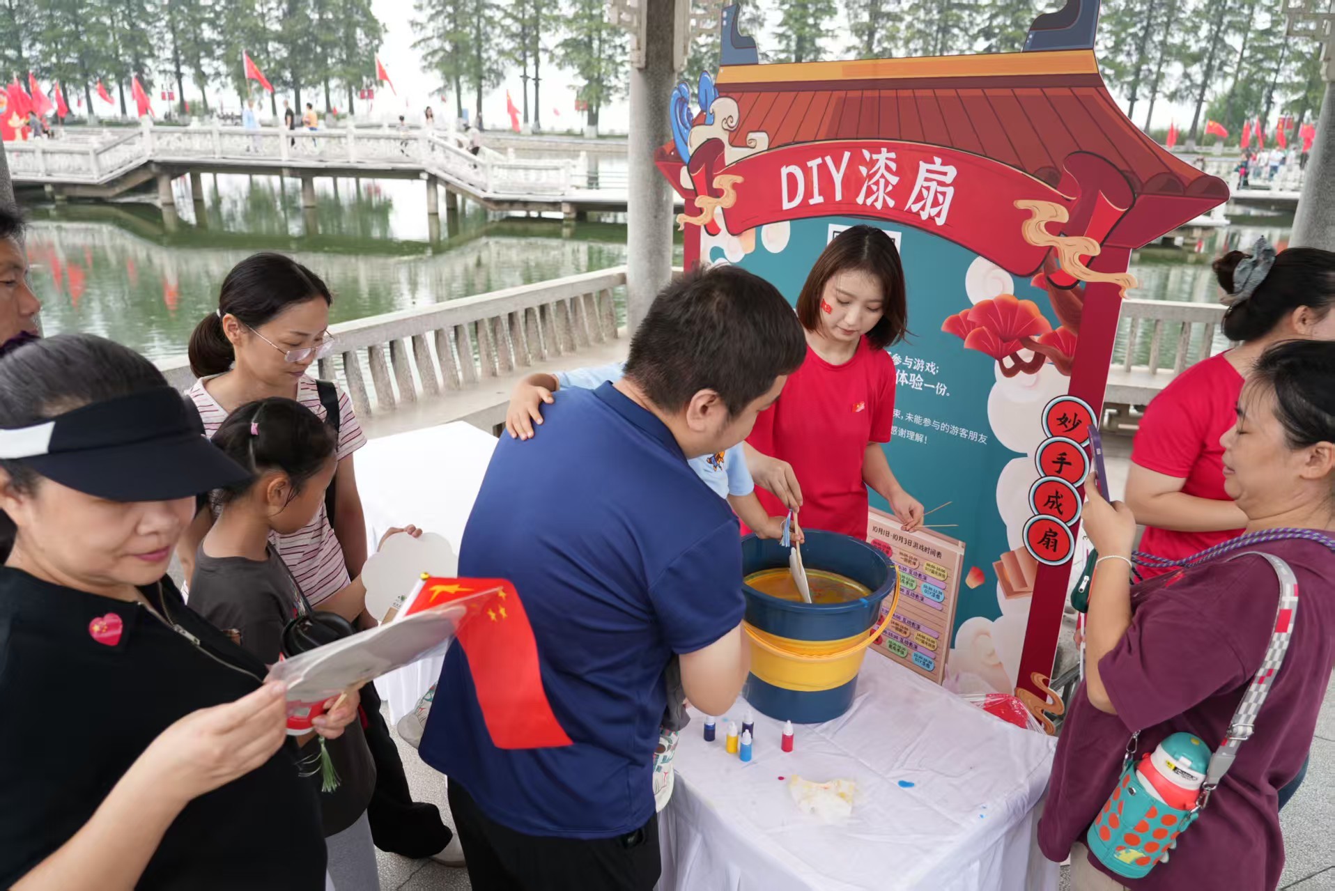 升旗游园歌盛世！这个国庆 东湖听涛这样为祖国庆生……