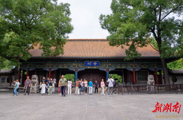 晋祠公园大门。