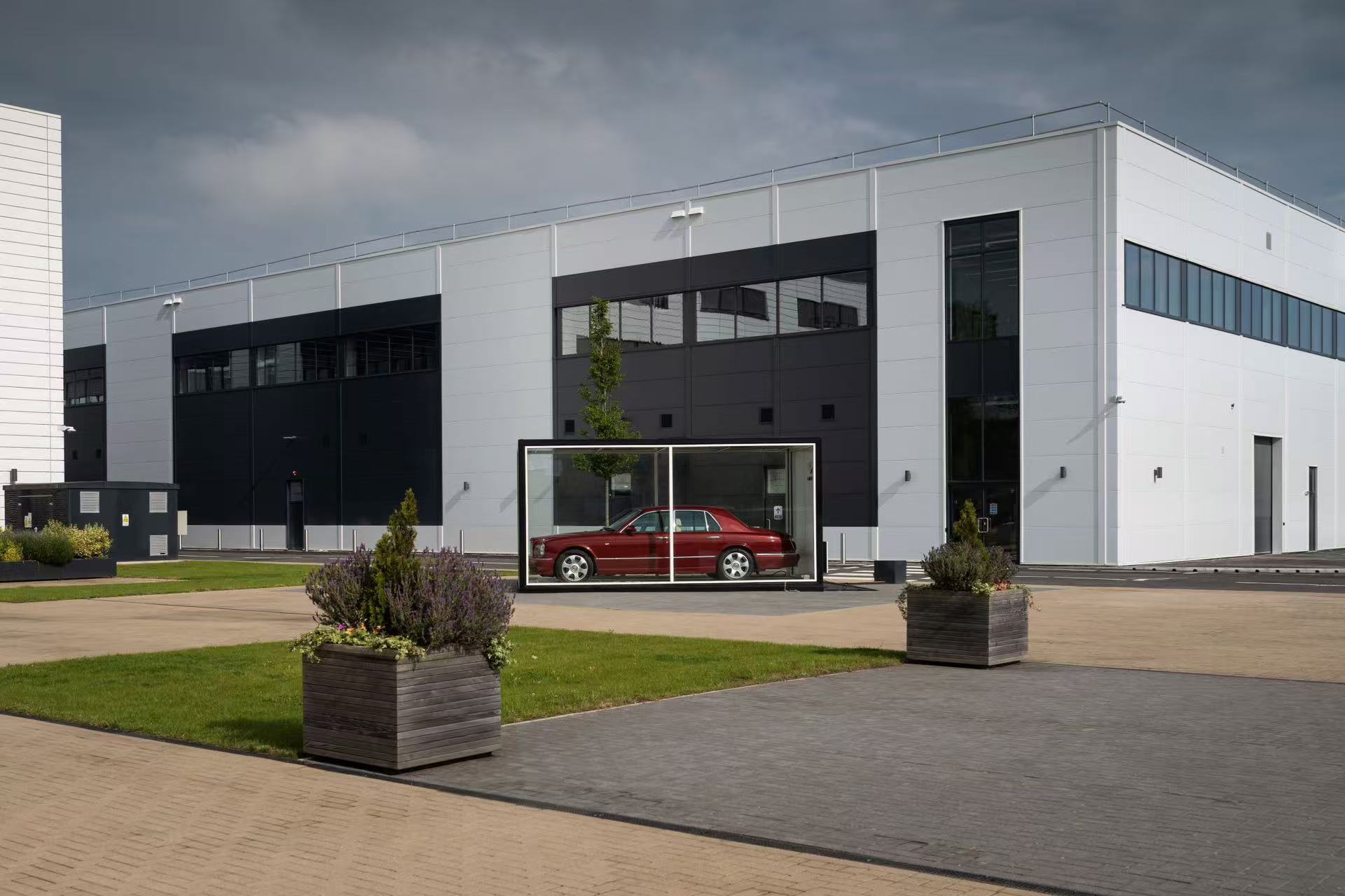 宾利汽车扩建英国克鲁总部，新工程技术中心正式启用_宾利英国工厂