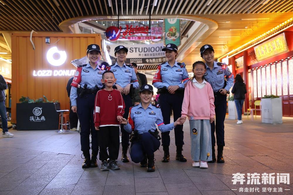 男孩旅游突发过敏他们紧急护送 这波操作“岗岗”的