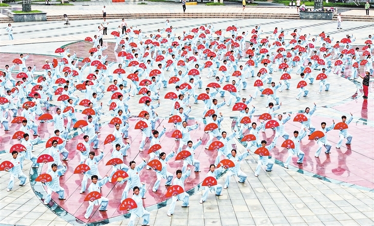 九江慶國(guó)慶·迎中秋太極拳展演活動(dòng)舉行（圖）