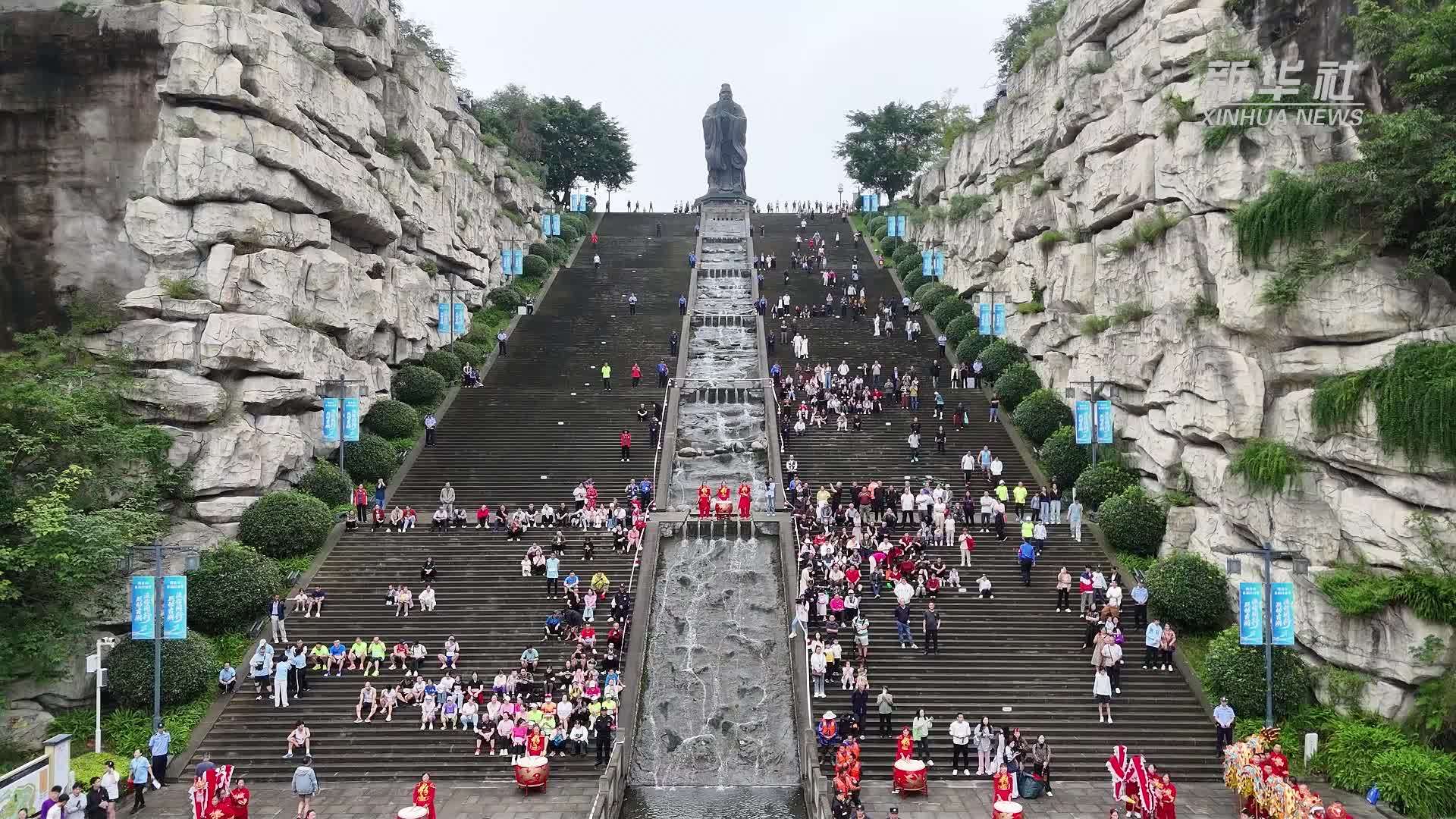 四川省隆昌市首届“跃动古湖 渔你同行”打渔季活动启幕