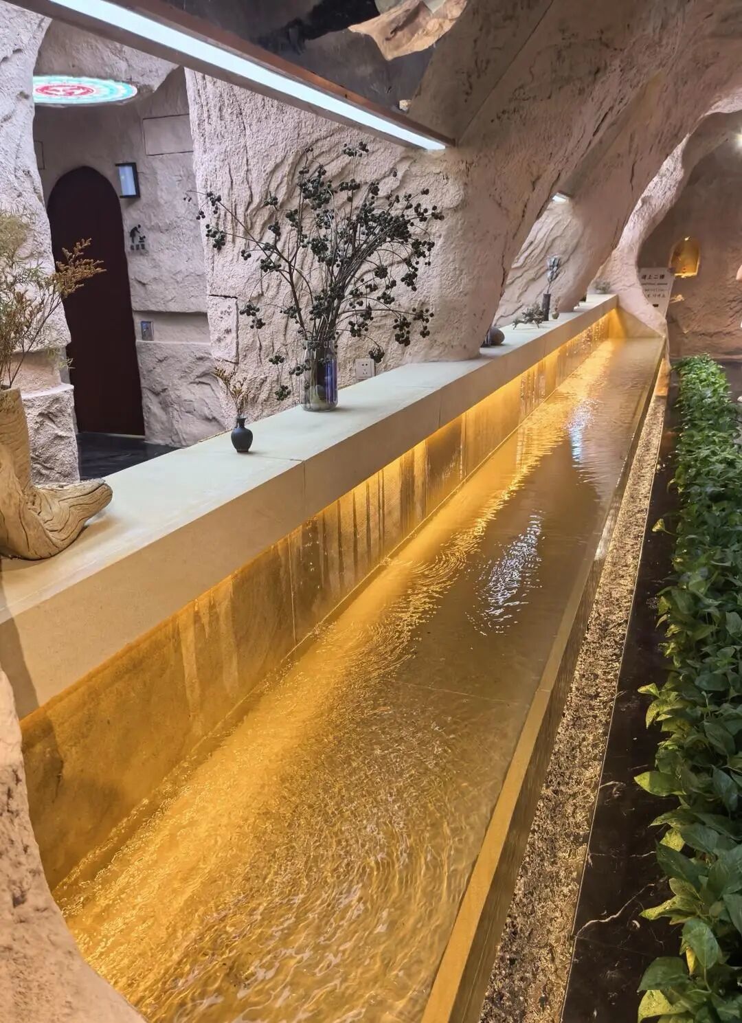 ▲敦煌“网红”公共卫生间内部