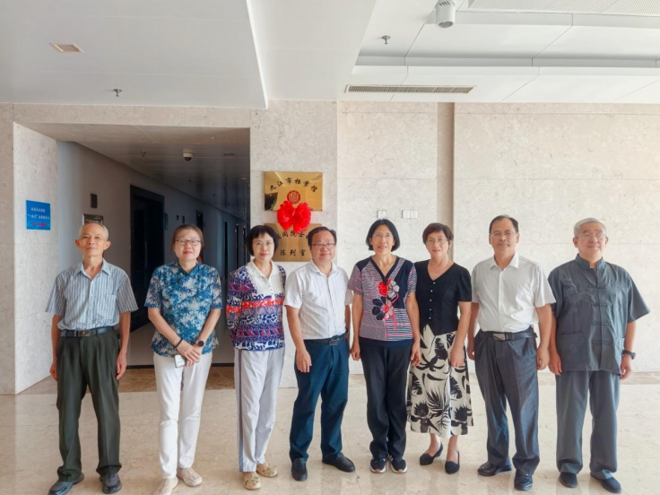 九江市档案馆举行“高镇同院士档案陈列室”揭牌仪式