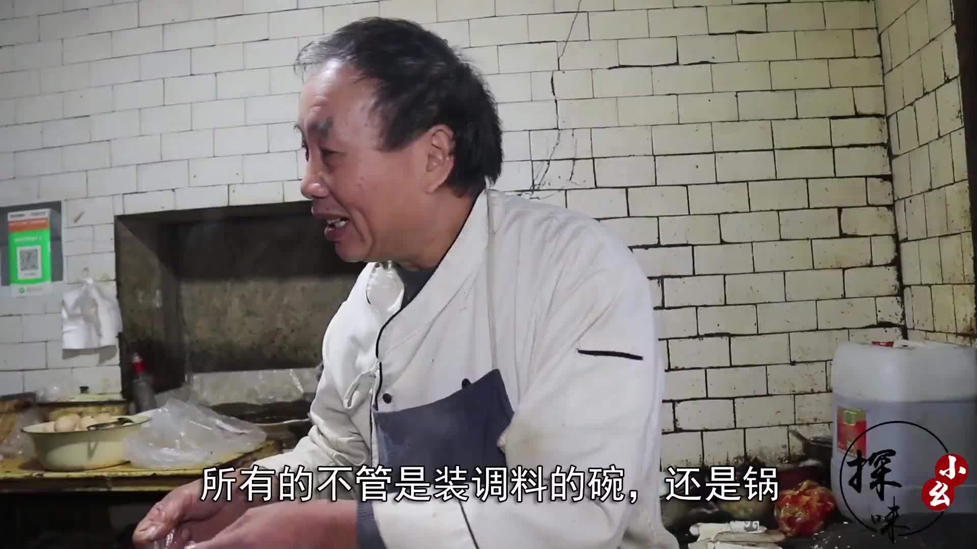 河北大叔卖豆腐汤，近百年没挪地没变味，脏乱差顾客也愿意排队吃