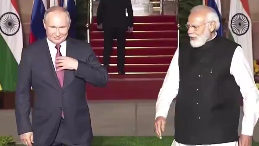 “卢比与卢布较量，最后人民币赢了”