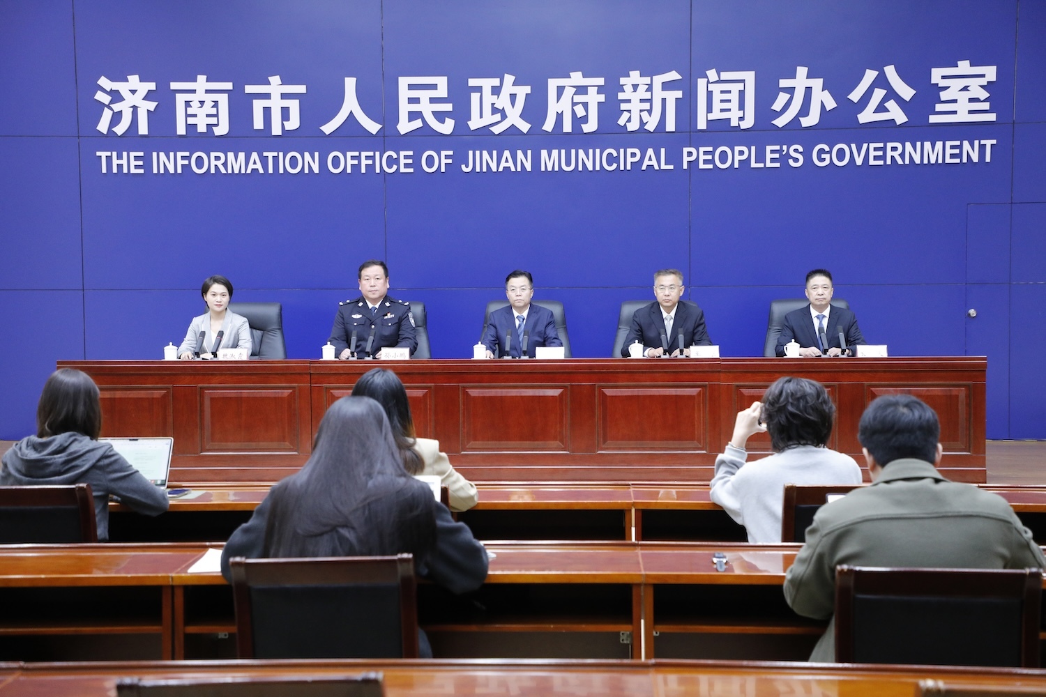 2025济南马拉松交通管控方案公布！涉及16条主干道、84处重要路口