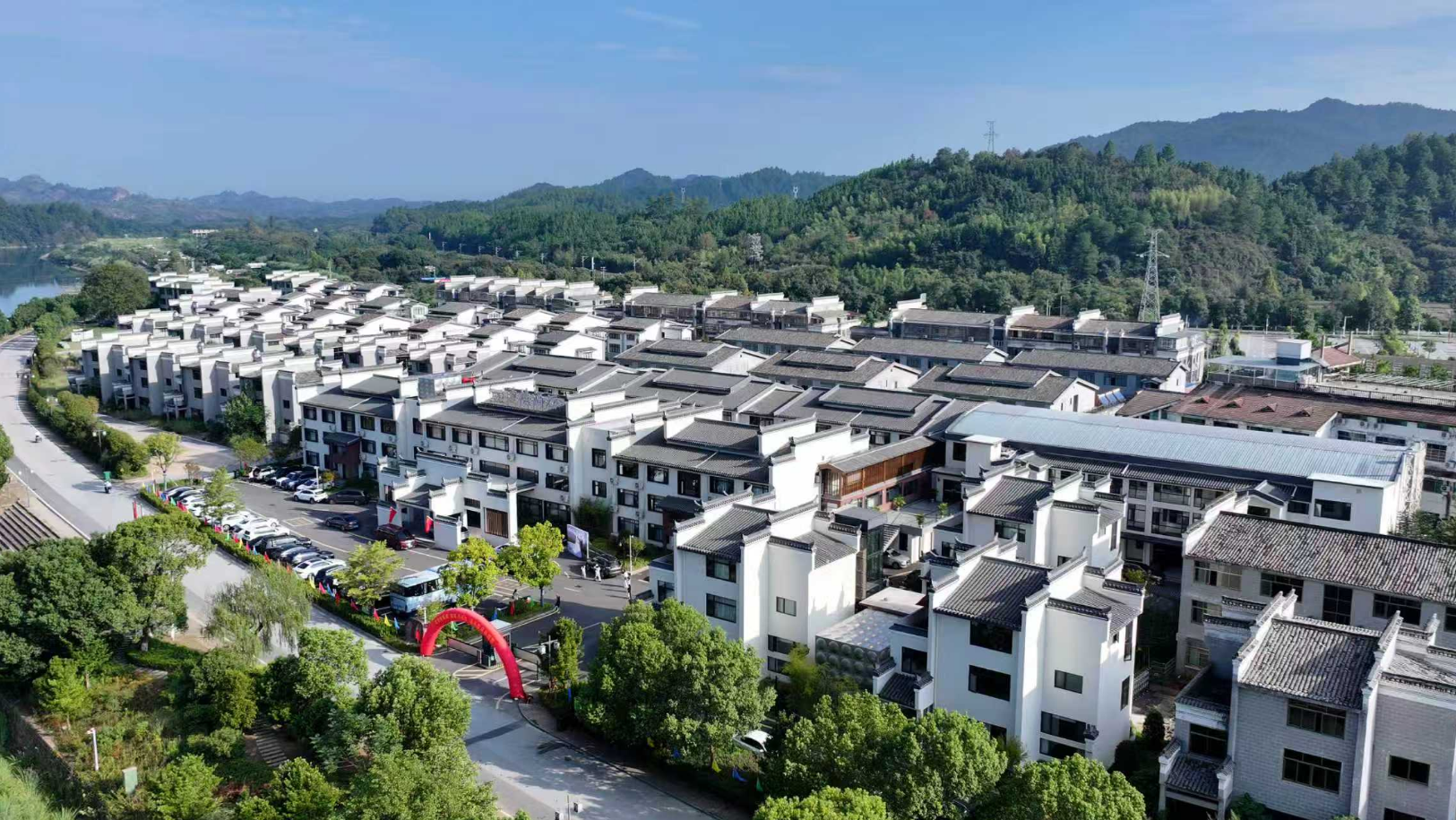 国庆游龙虎山:酒店民宿“各显神通” 特色服务成游客出行“加分项”