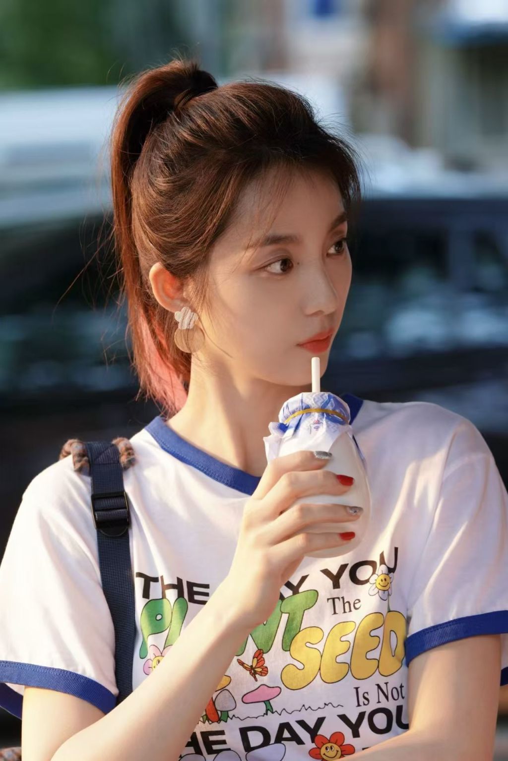 《许我耀眼》剧照