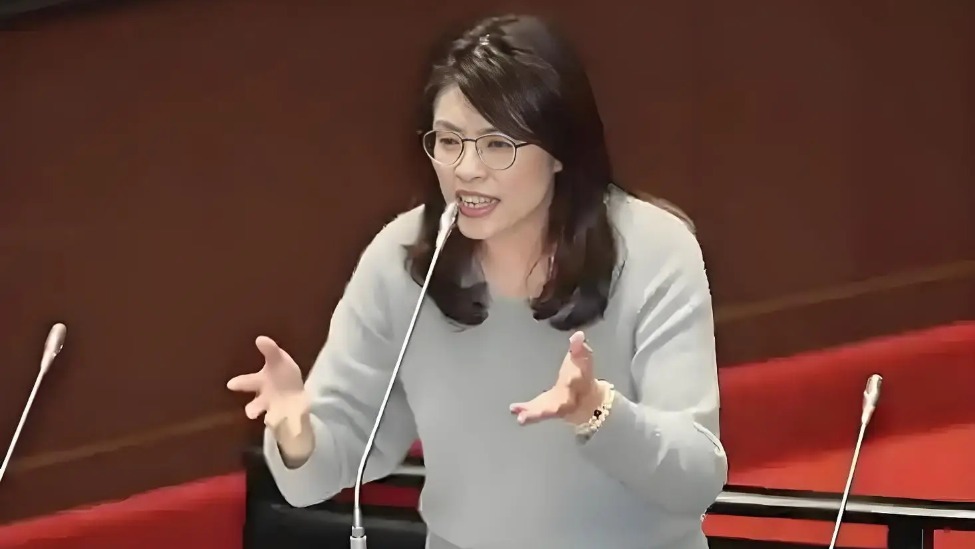 被指曾邀吃狗肉，郑丽文讽：绿营也担心我当选国民党主席